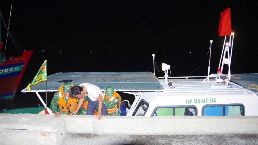 Bộ đội Biên phòng phối hợp cứu nạn thành công ngư dân gặp nạn trên biển