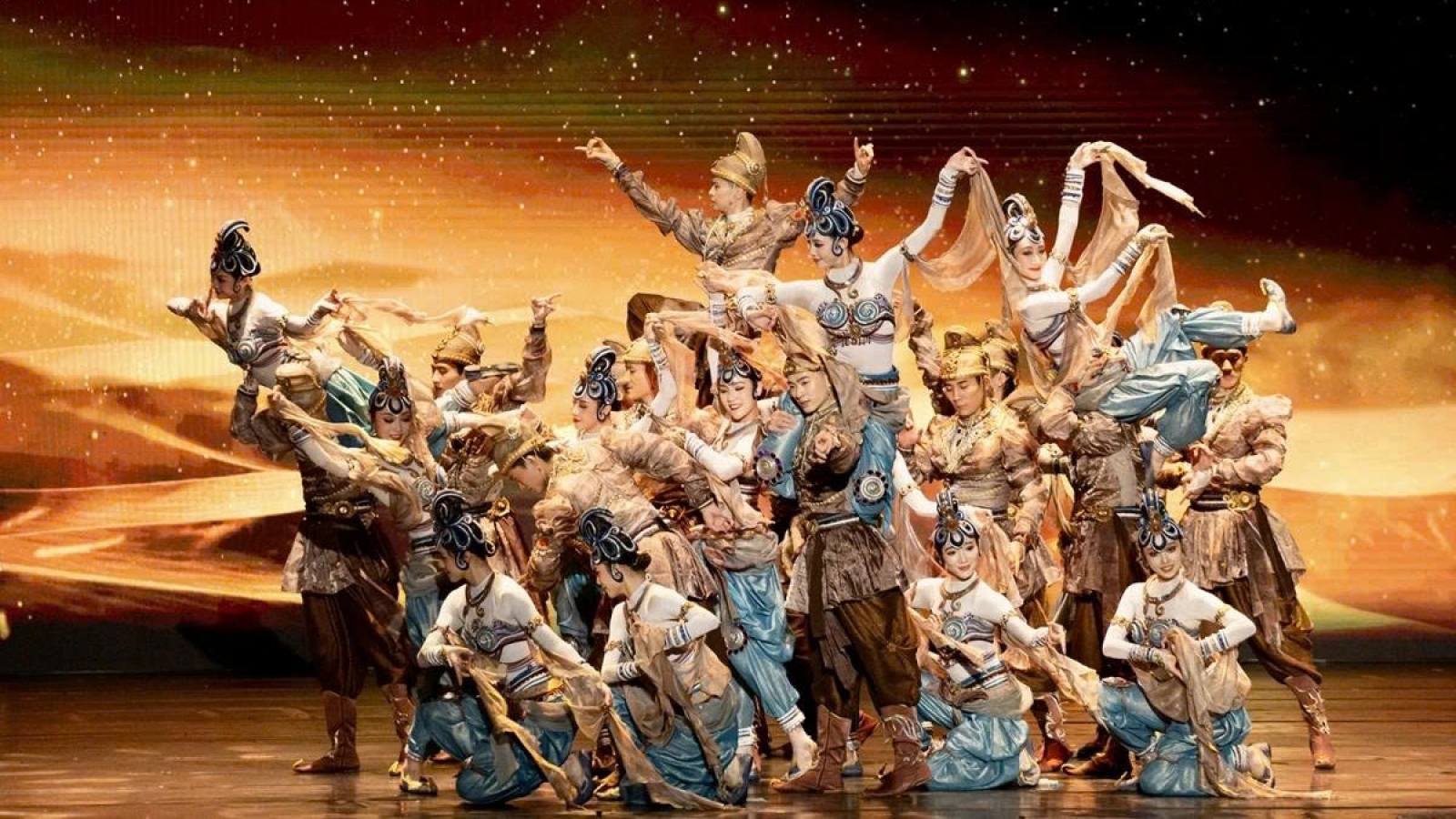 “Colorful China” programme brings traditional Chinese art to Hanoi