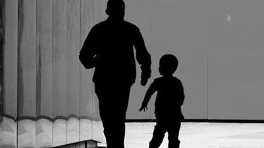 Đất trời đảo lộn khi phát hiện chồng không những ngoại tình mà đã có 3 con riêng