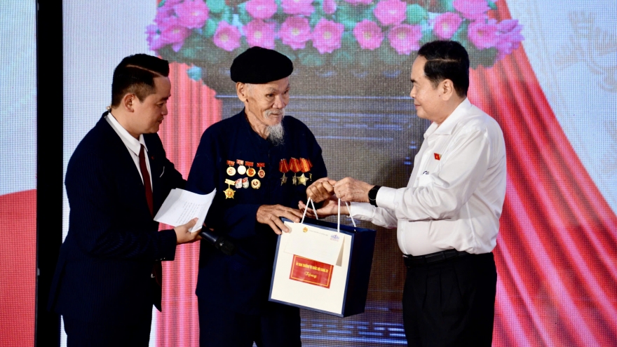 Chủ tịch Quốc hội dự Chương trình “Trở về nguồn - Hướng tới tương lai”