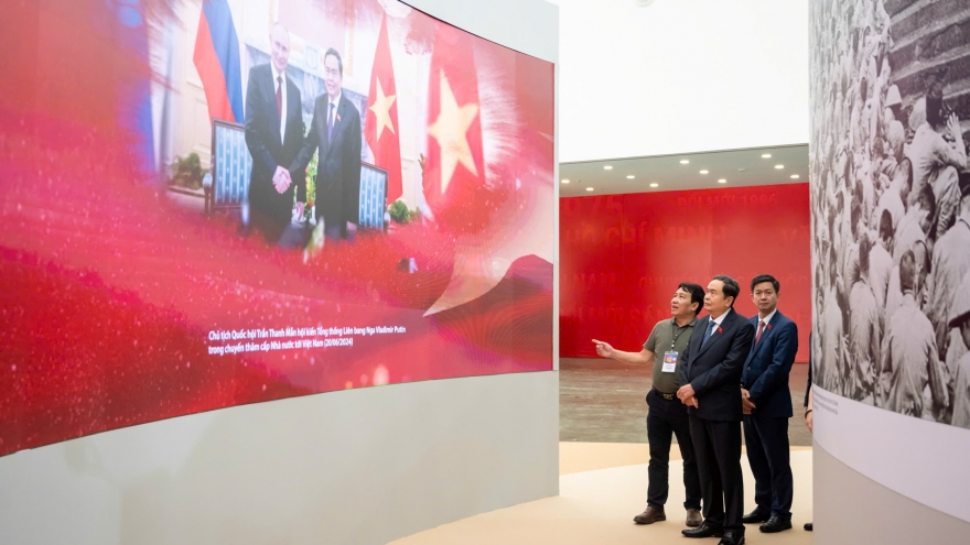 Chủ tịch Quốc hội kiểm tra chuẩn bị Triển lãm “Lịch sử và Sứ mệnh Quốc hội Việt Nam"