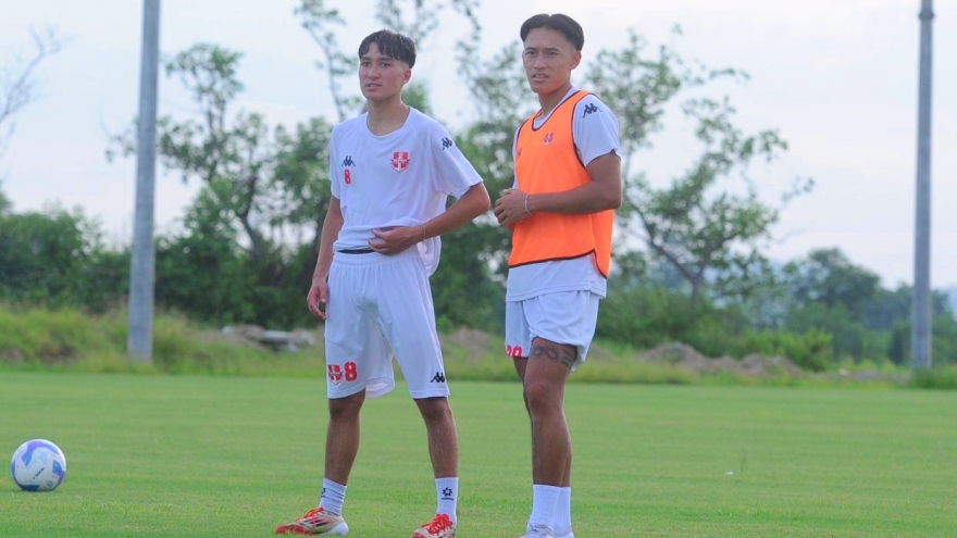 Sao mai Việt kiều Hà Lan bất ngờ khoác áo đội bóng V-League