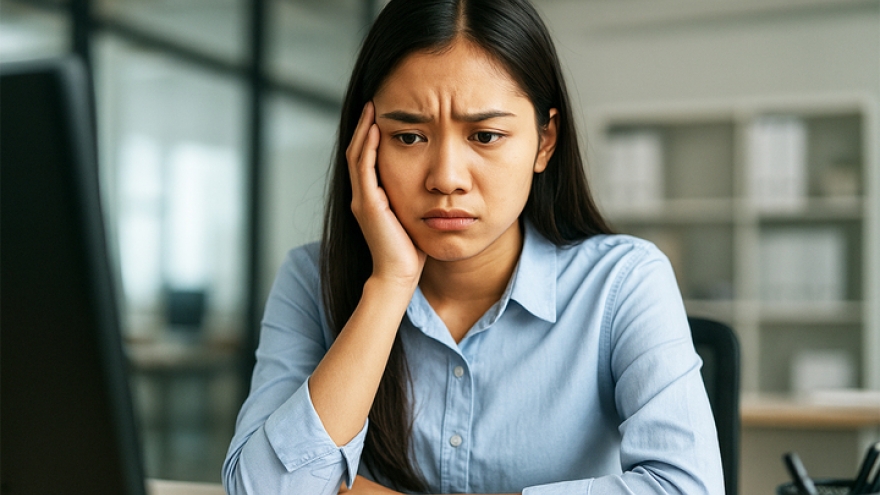 Lương 8 triệu, việc hiếu hỉ ở công ty toàn phải đóng tiền triệu