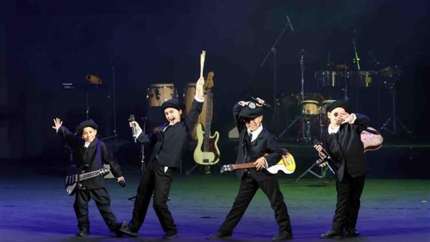 Cuban children’s theater troupe performs in Hanoi