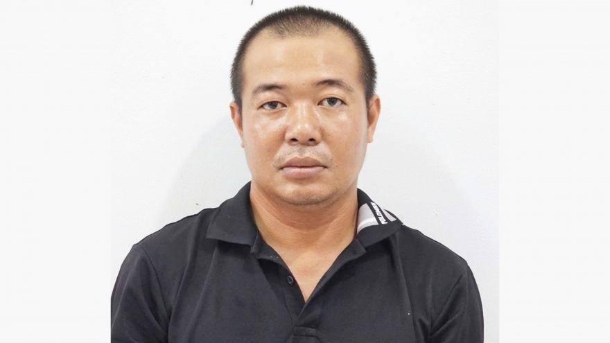 Khởi tố, bắt tạm giam kẻ cướp tài sản của ông lão bán vé số