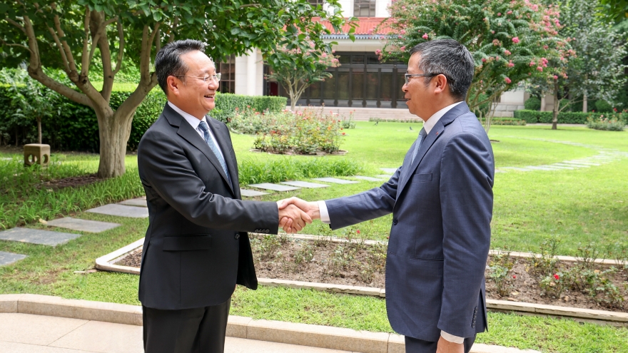 Đại sứ Phạm Thanh Bình hội kiến Phó trưởng Ban Tuyên truyền Trung ương Trung Quốc