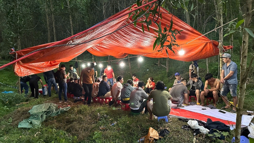 Phá sới bạc, bắt giữ hàng chục đối tượng với số tiền hàng trăm triệu đồng