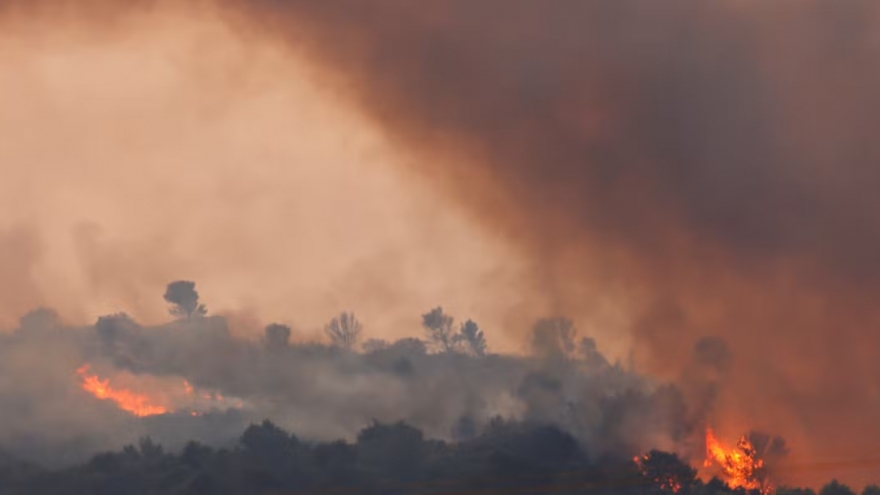 Cháy rừng ở Pháp thiêu rụi hơn 13.000 ha, 15 xã và thành phố bị ảnh hưởng