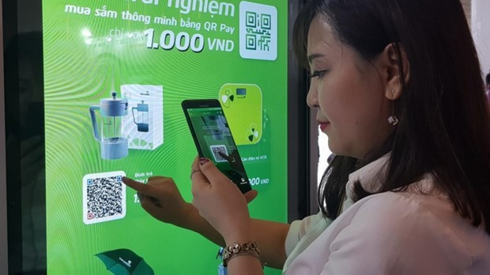 Vietnamese consumers drive strong shift toward digital shopping