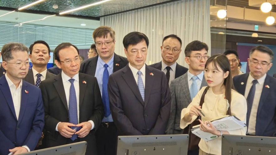 Đoàn công tác cấp cao Việt Nam thăm thung lũng công nghệ cao ở Hàn Quốc