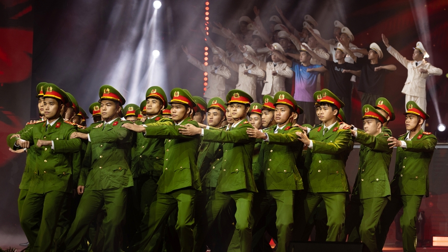“80 năm - Vinh quang Công an nhân dân”: Khúc tráng ca trên sân khấu nghệ thuật