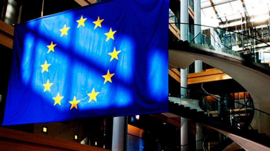 EU cân nhắc vay hàng chục tỷ euro để viện trợ cho Ukraine