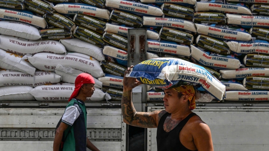 Philippines tạm dừng nhập khẩu gạo trong vòng 60 ngày kể từ 1/9