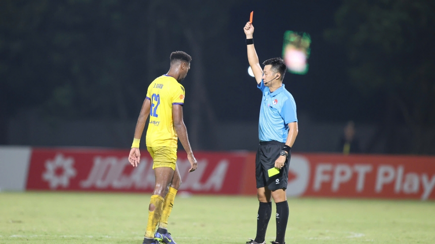 Ngoại binh V-League tiếp tục lên tuyển, cùng huyền thoại MU săn vé World Cup 2026