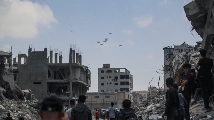 Israel tăng cường tấn công thành phố Gaza