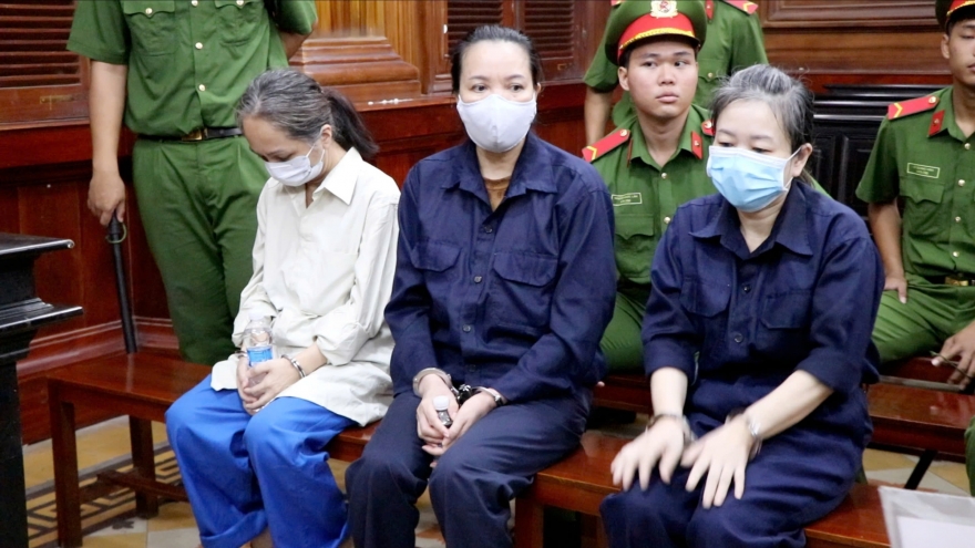 Hoãn phiên toà xét xử các bảo mẫu bạo hành trẻ ở Mái ấm Hoa Hồng