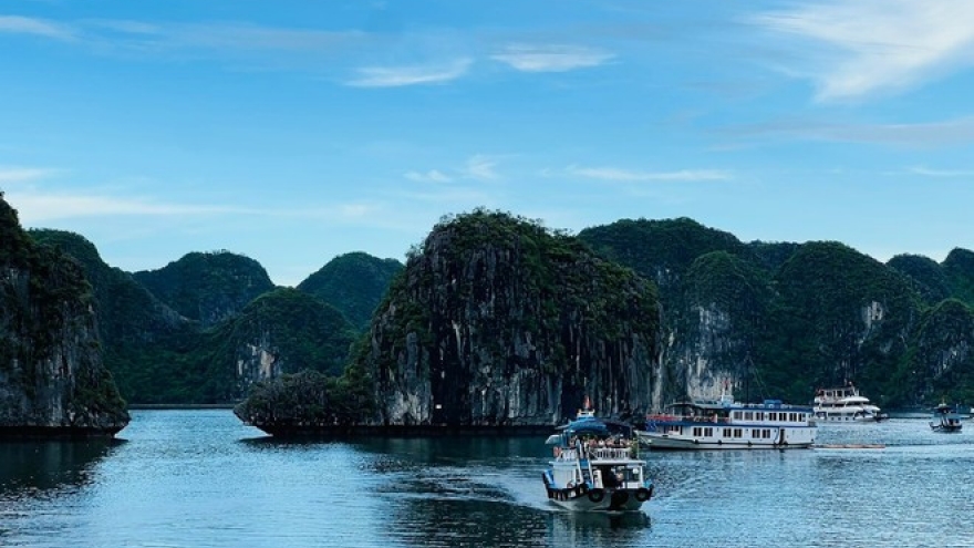 Quang Ninh eyes storm warning system following tourist boat tragedy