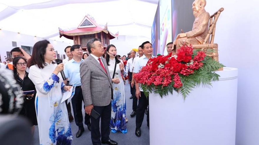 Hà Nội khẳng định bản sắc văn hóa và sáng tạo tại Triển lãm Thành tựu đất nước