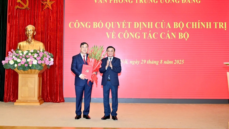 Phân công, bổ nhiệm đồng chí Phạm Gia Túc giữ chức Chánh Văn phòng Trung ương Đảng