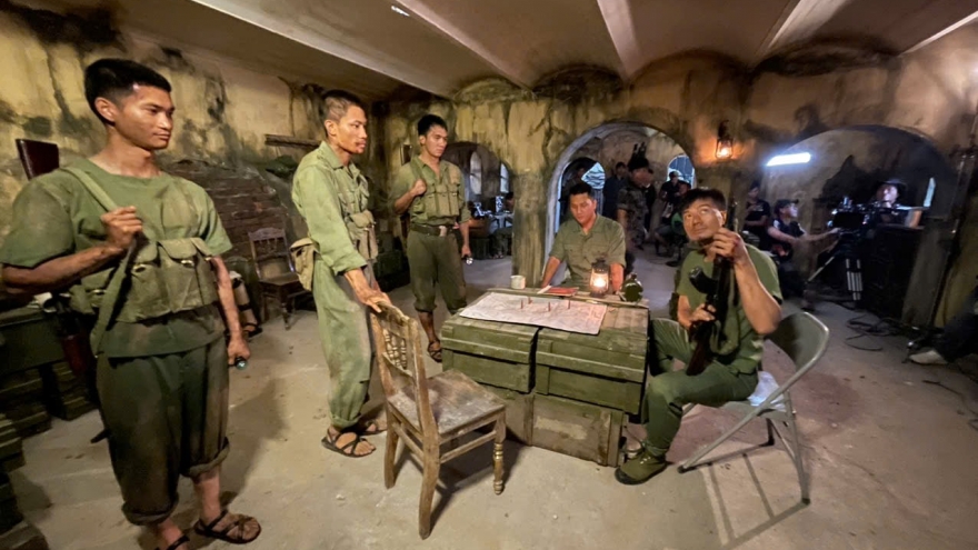 Đằng sau cảnh cưa chân ám ảnh trong “Mưa đỏ”: Sự thật khiến ai cũng nghẹn lòng