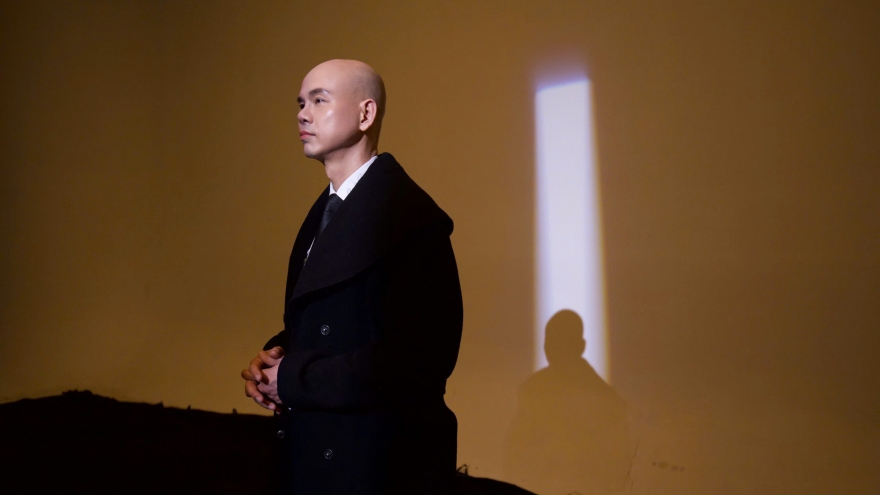 Phan Đinh Tùng kể về những cám dỗ tuổi trẻ và quyết định vượt qua