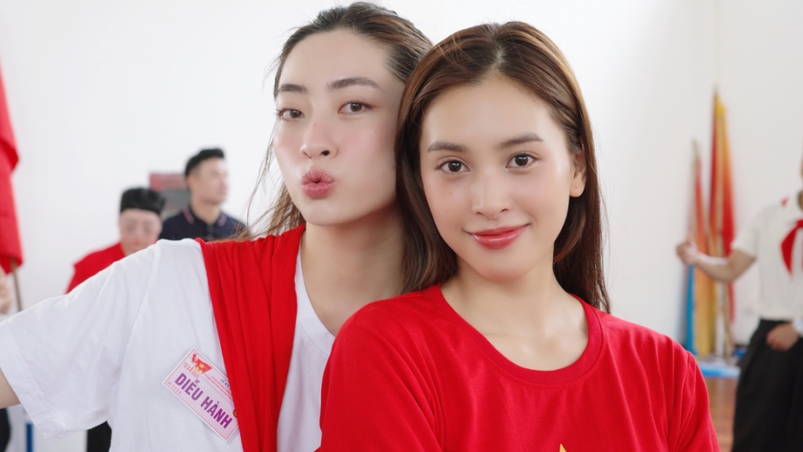 Tiểu Vy, Lương Thùy Linh tham dự buổi sơ duyệt Lễ diễu binh, diễu hành