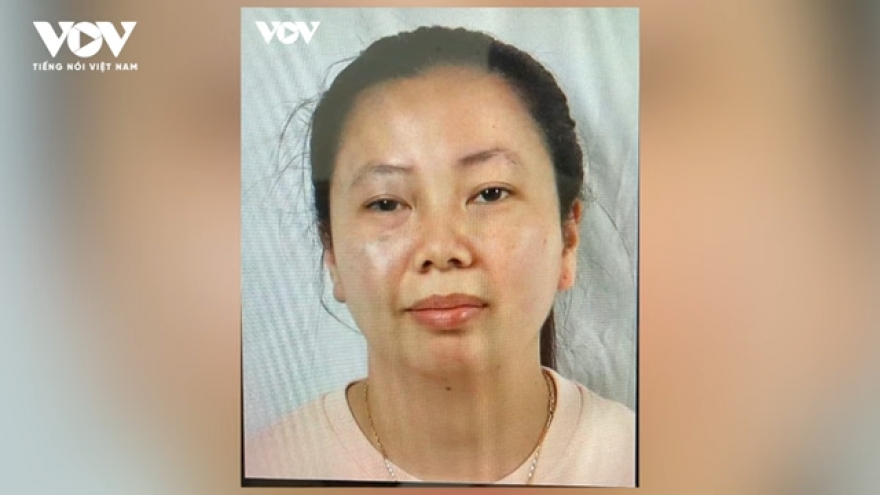 Bản tin tổng hợp: Đột kích quán karaoke trá hình phát hiện 33 người "bay lắc"