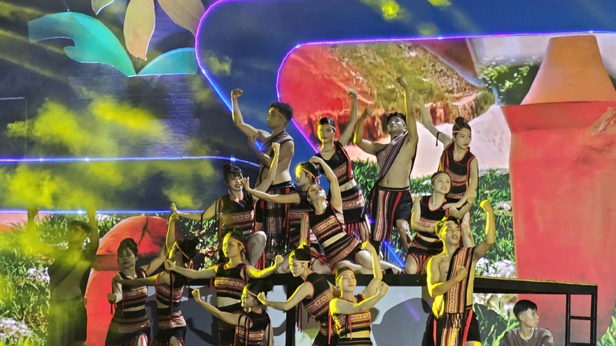 Khai mạc Lễ hội “Tinh hoa Đại ngàn – Biển xanh hội tụ” năm 2025