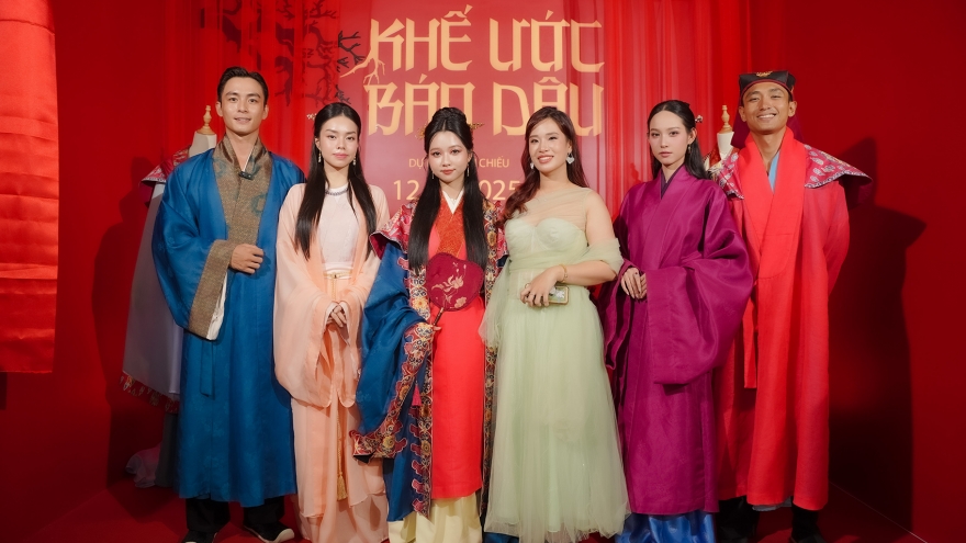 Lâm Thanh Mỹ áp lực đóng cô dâu 17 tuổi, Lãnh Thanh thoát bóng "cảnh nóng"