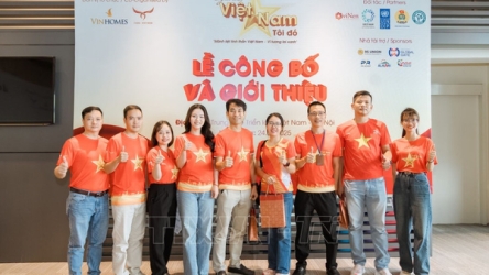 Nearly 19,000 in national flag shirts set Vietnam marathon record