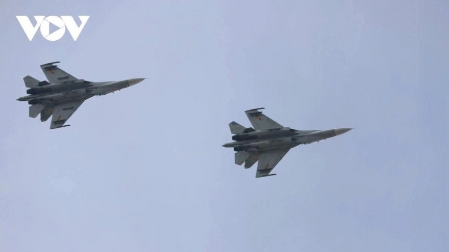 "Săn" Hổ mang chúa Su-30MK2 ở đâu để có góc nhìn đẹp nhất?