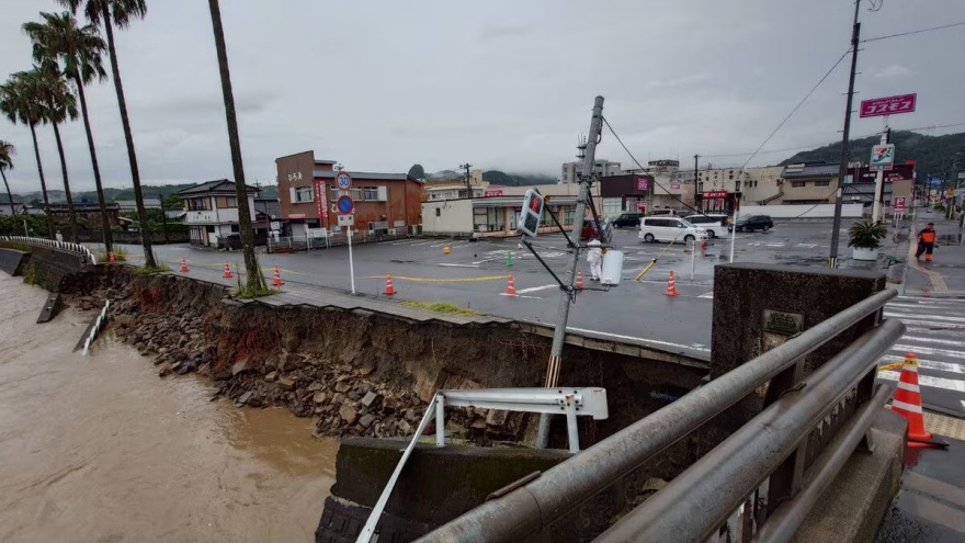 6 người chết và mất tích do mưa lũ dữ dội ở Nhật Bản