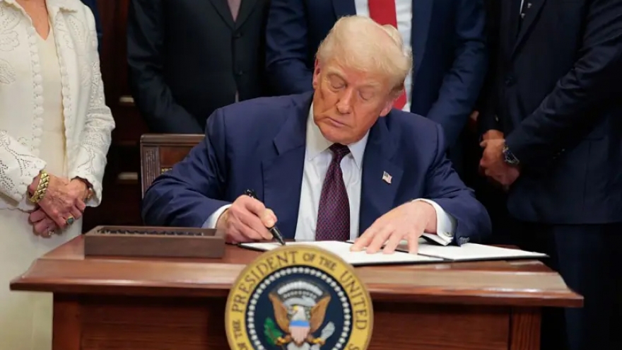 Mỹ công bố loạt thuế quan mới, nhiều nước tìm hướng thích nghi