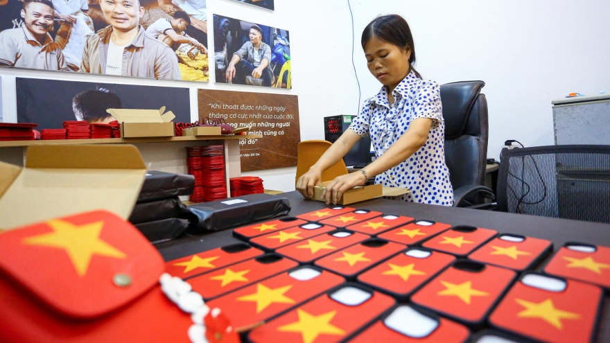 Unique products adorned with national flag made by people with disabilities