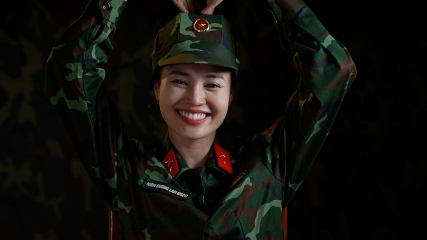 Lan Ngọc rời Sao Nhập Ngũ 2025, Hòa Minzy bật khóc giữa thao trường