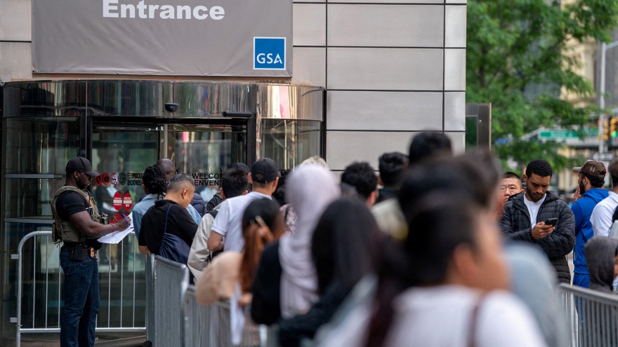 Thẩm phán liên bang chặn chính sách trục xuất nhanh người nhập cư của ông Trump