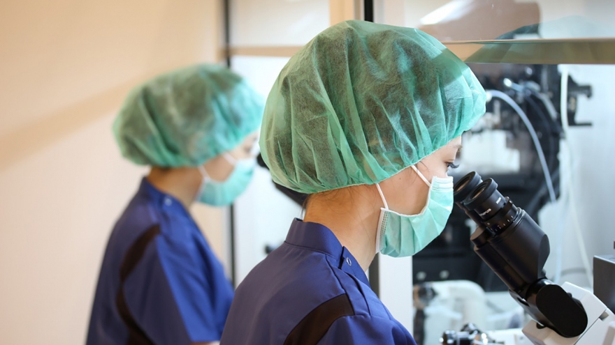 Nhật Bản phát triển AI ứng dụng trong điều trị vô sinh