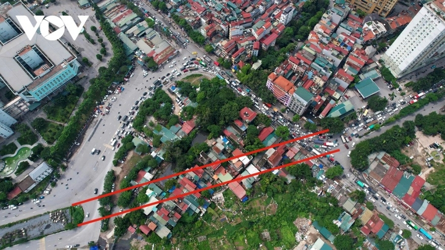 Cầu vượt treo trên đường Phạm Tu: Chậm tiến độ, dân khổ vì ùn tắc và ô nhiễm