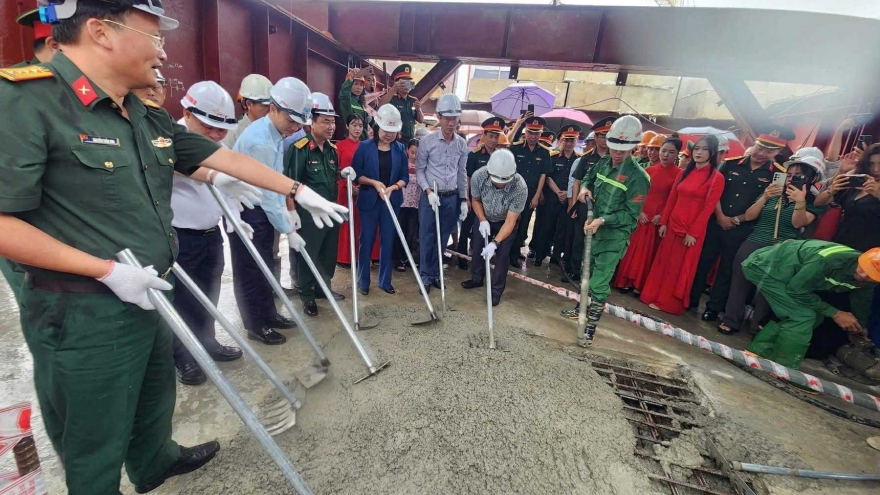 Chính thức hợp long cầu Phong Châu, Phú Thọ