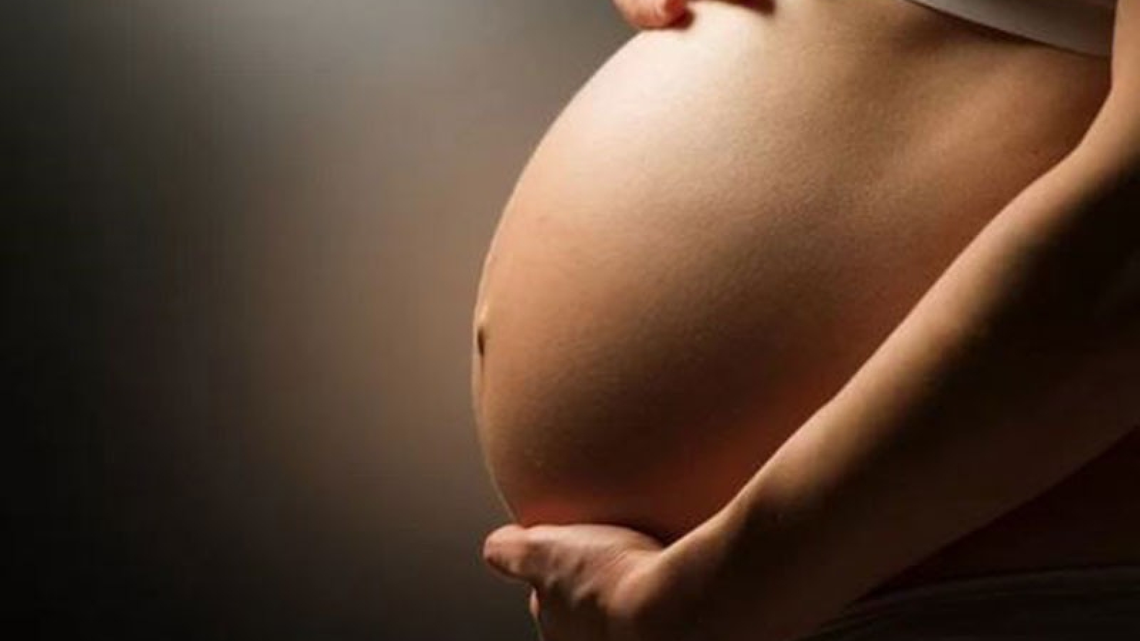 Tôi hơn 40 tuổi muốn có con với bạn trai U60 có nguy hiểm?