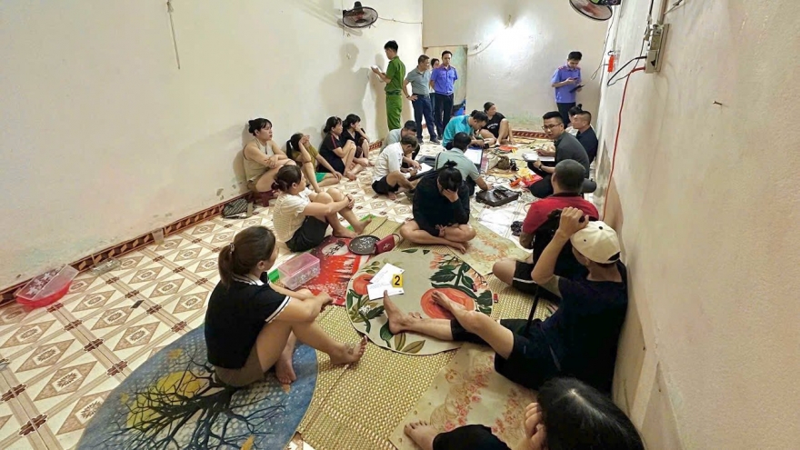 Công an Phú Thọ bắt 2 vụ đánh bạc với hàng chục đối tượng