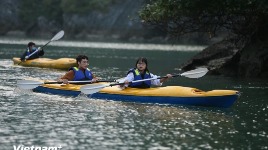 Tourists return to Quang Ninh following natural disaster