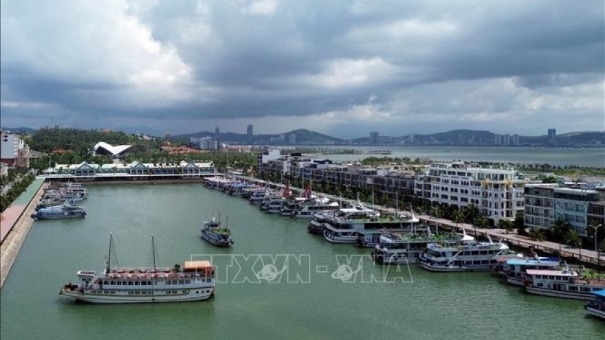 Quang Ninh takes strong action to ensure safety of tourists on Ha Long Bay