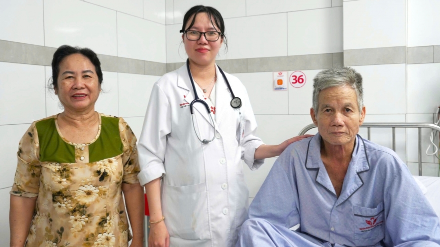 Cứu sống bệnh nhân ho ra máu ồ ạt với nhiều bệnh nền lâu năm ở Cần Thơ