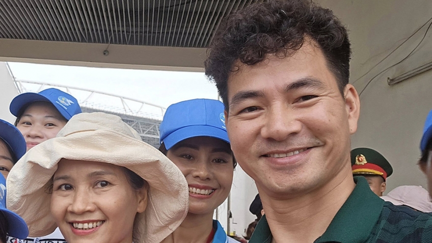 Sao Việt 23/8: NSND Xuân Bắc gặp lại “em Biển” của “Sóng ở đáy sông” sau 25 năm