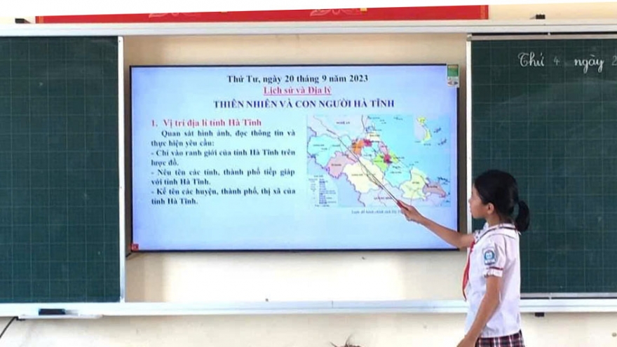 Sách giáo khoa cần sớm điều chỉnh theo địa giới mới trước năm học 2025-2026