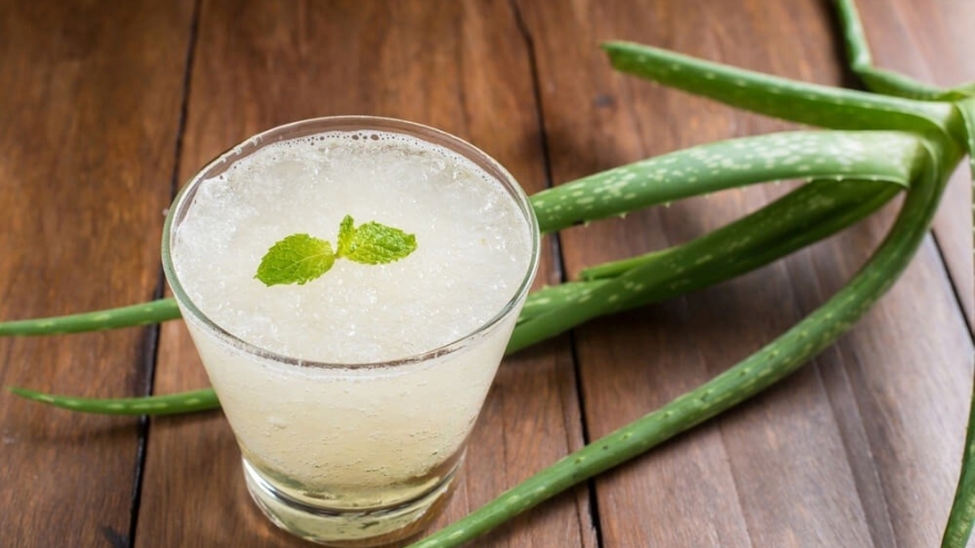 Nước ép nha đam được ví như "thuốc bổ" cho sức khỏe nhưng ít người biết tận dụng