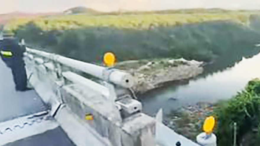 Quảng Trị: Tạm giữ bằng lái của tài xế dừng xe trên cao tốc để câu cá