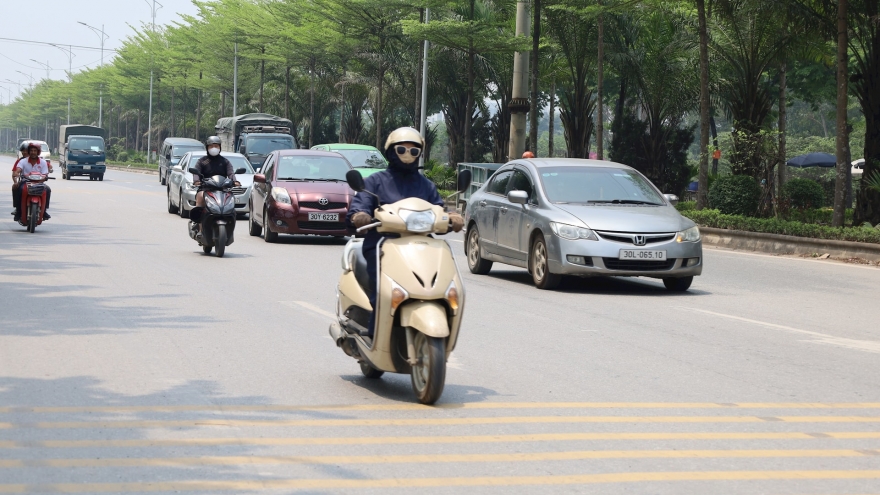 Thời tiết hôm nay 12/8: Cảnh báo mưa lớn, lốc, sét ở vùng núi Bắc Bộ, Trung Bộ