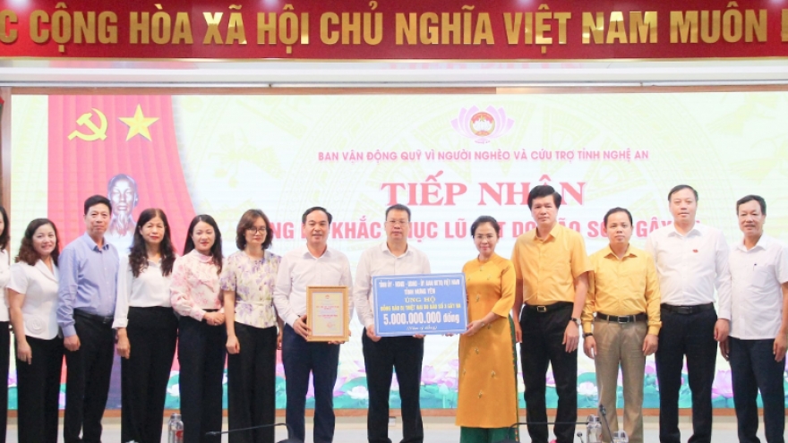 Hơn 141 tỉ đồng ủng hộ người dân vùng lũ Nghệ An